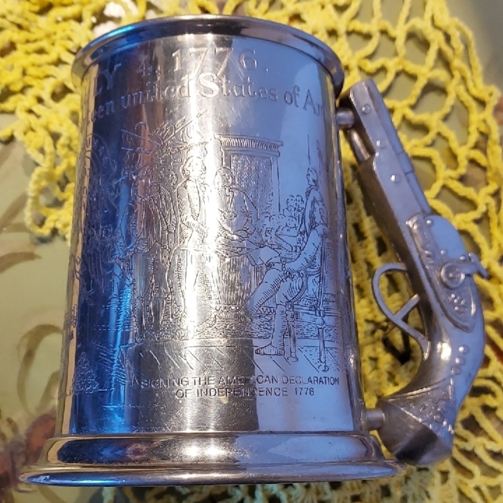 🟢Vintage  American Independence Pewter Tankard W/Glass bottom